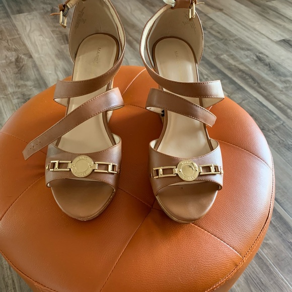 Marc Fisher wedge sandals 11 - Picture 1 of 5
